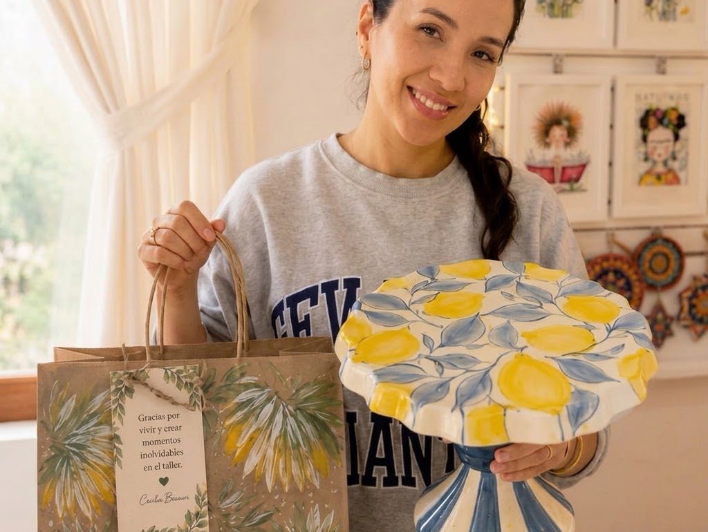 Alumna trabajando en una pieza decorativa