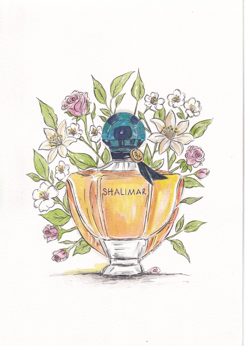 Perfume amarillo rodeado de flores